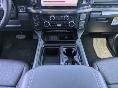 2026 Ford Super Duty F-350 DRW TDSL CREW CAB 6.7L LARIAT