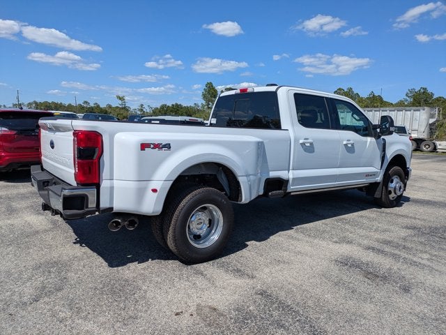 2026 Ford Super Duty F-350 DRW TDSL CREW CAB 6.7L LARIAT