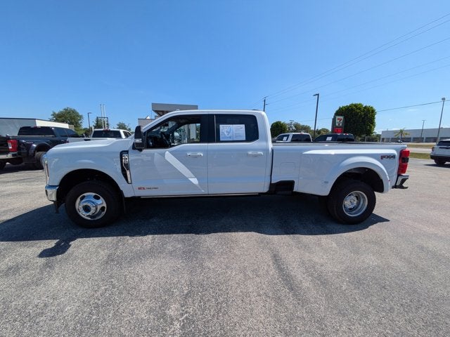 2026 Ford Super Duty F-350 DRW TDSL CREW CAB 6.7L LARIAT