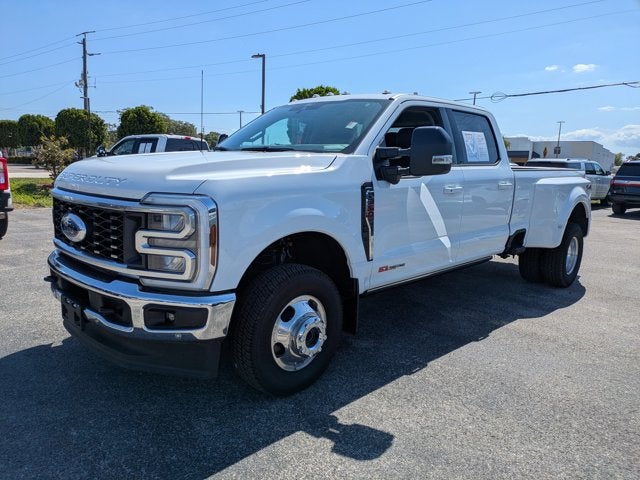 2026 Ford Super Duty F-350 DRW TDSL CREW CAB 6.7L LARIAT