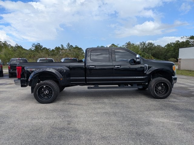 2017 Ford Super Duty F-350 DRW Lariat
