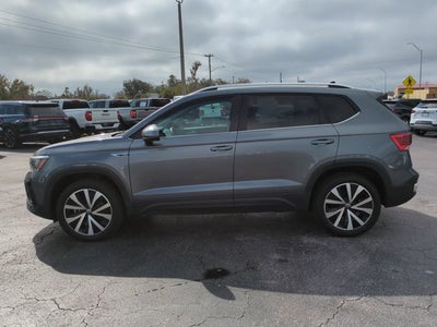 2024 Volkswagen Taos SE
