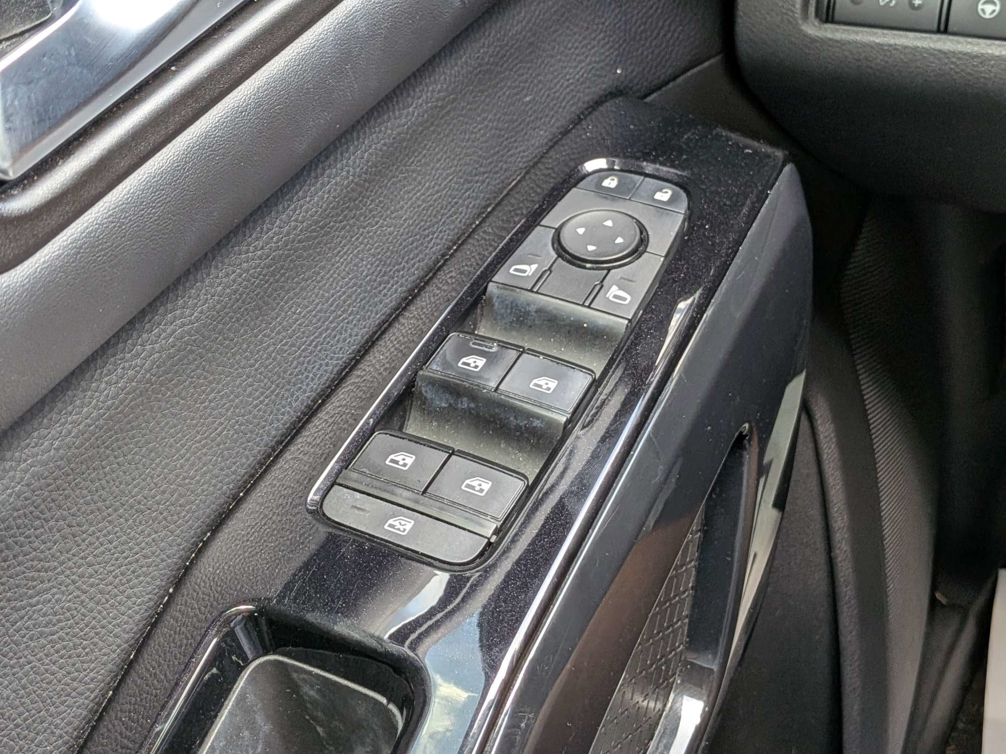 2022 Nissan Pathfinder SV 2WD