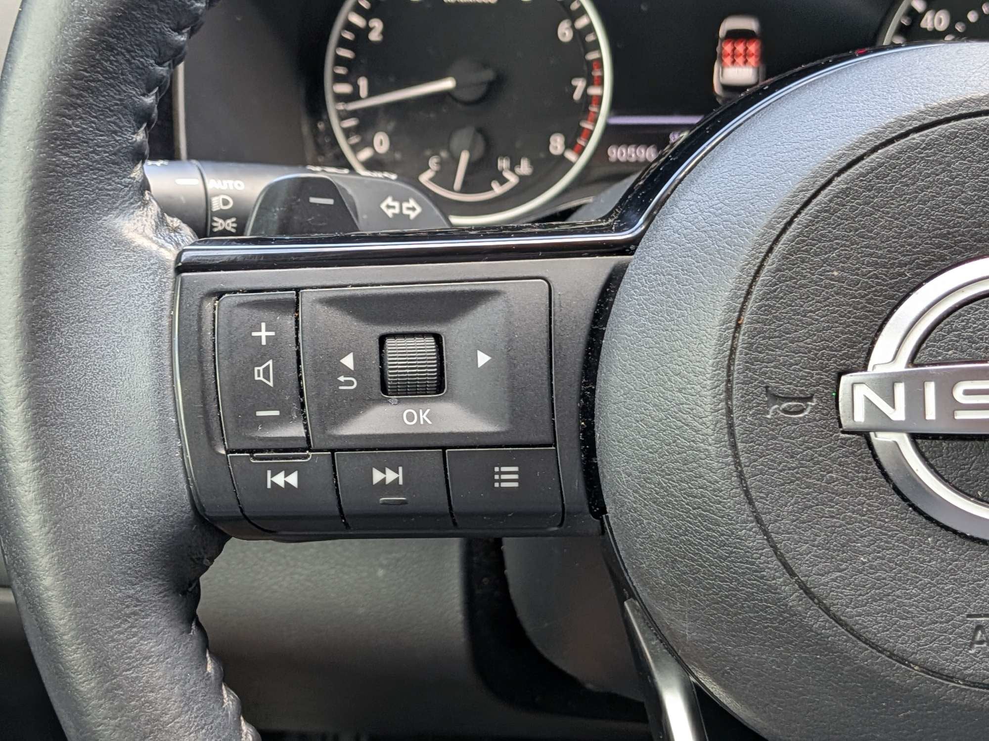 2022 Nissan Pathfinder SV 2WD