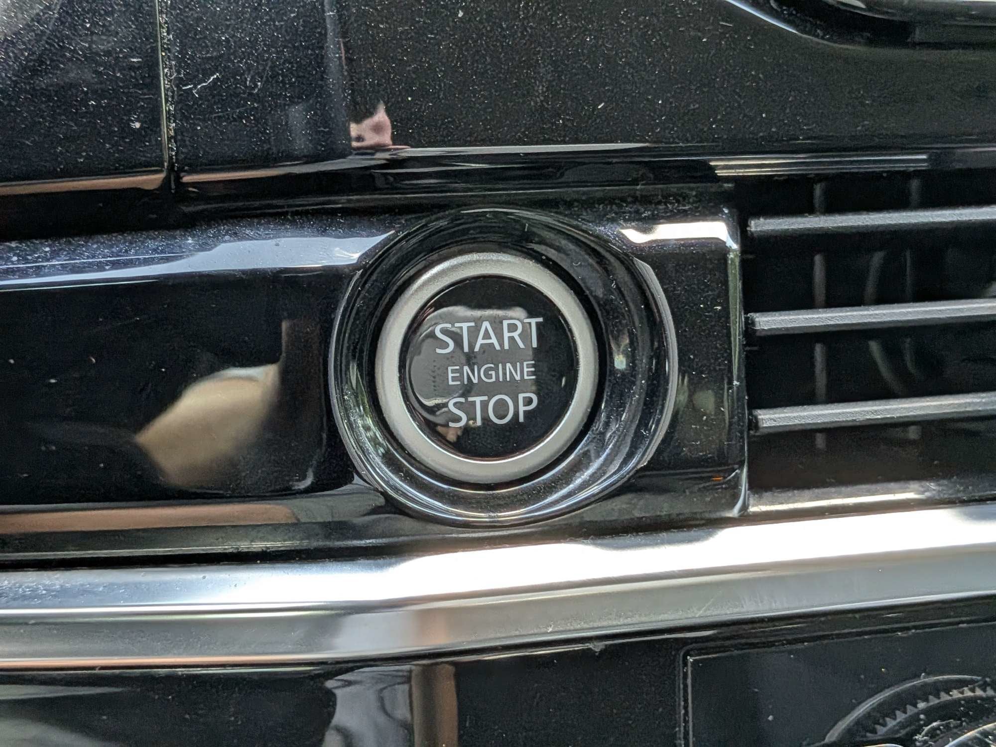 2022 Nissan Pathfinder SV 2WD