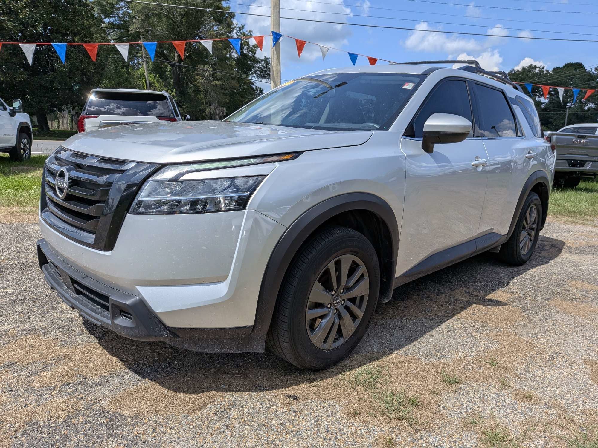2022 Nissan Pathfinder SV 2WD