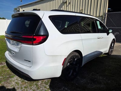 2025 Chrysler Pacifica Limited