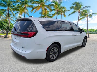 2023 Chrysler Pacifica Hybrid Touring L