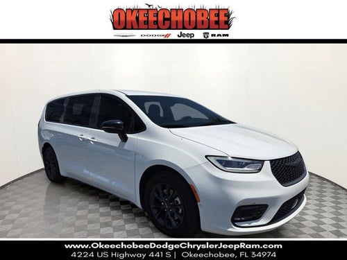 2024 Chrysler Pacifica Hybrid S Appearance Pkg