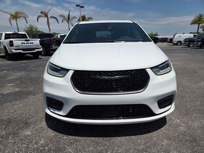 2024 Chrysler Pacifica Hybrid S Appearance Pkg