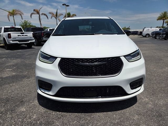 2024 Chrysler Pacifica Hybrid S Appearance Pkg