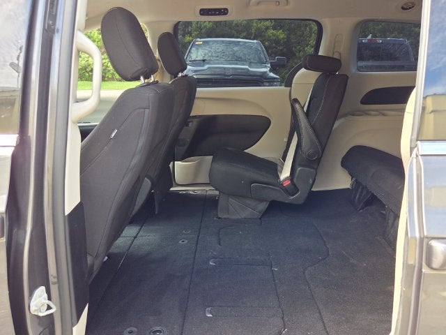 2020 Chrysler Voyager LX