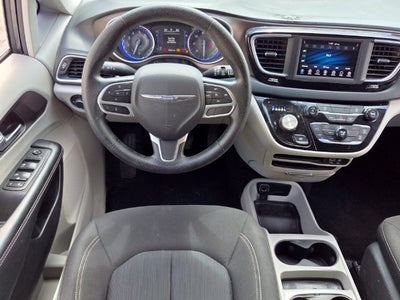 2020 Chrysler Voyager LX