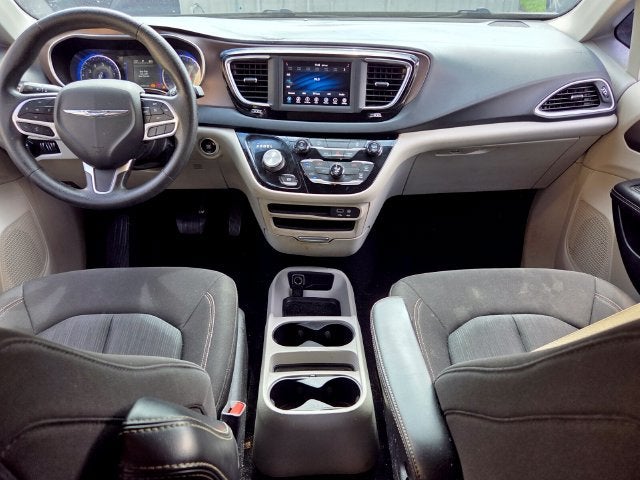 2020 Chrysler Voyager LX