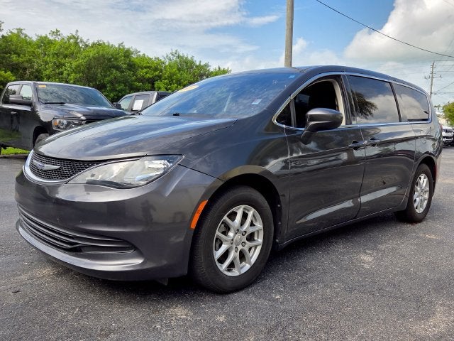 2020 Chrysler Voyager LX