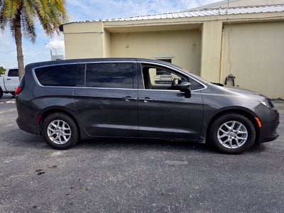 2020 Chrysler Voyager LX
