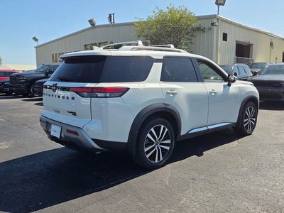 2023 Nissan Pathfinder Platinum