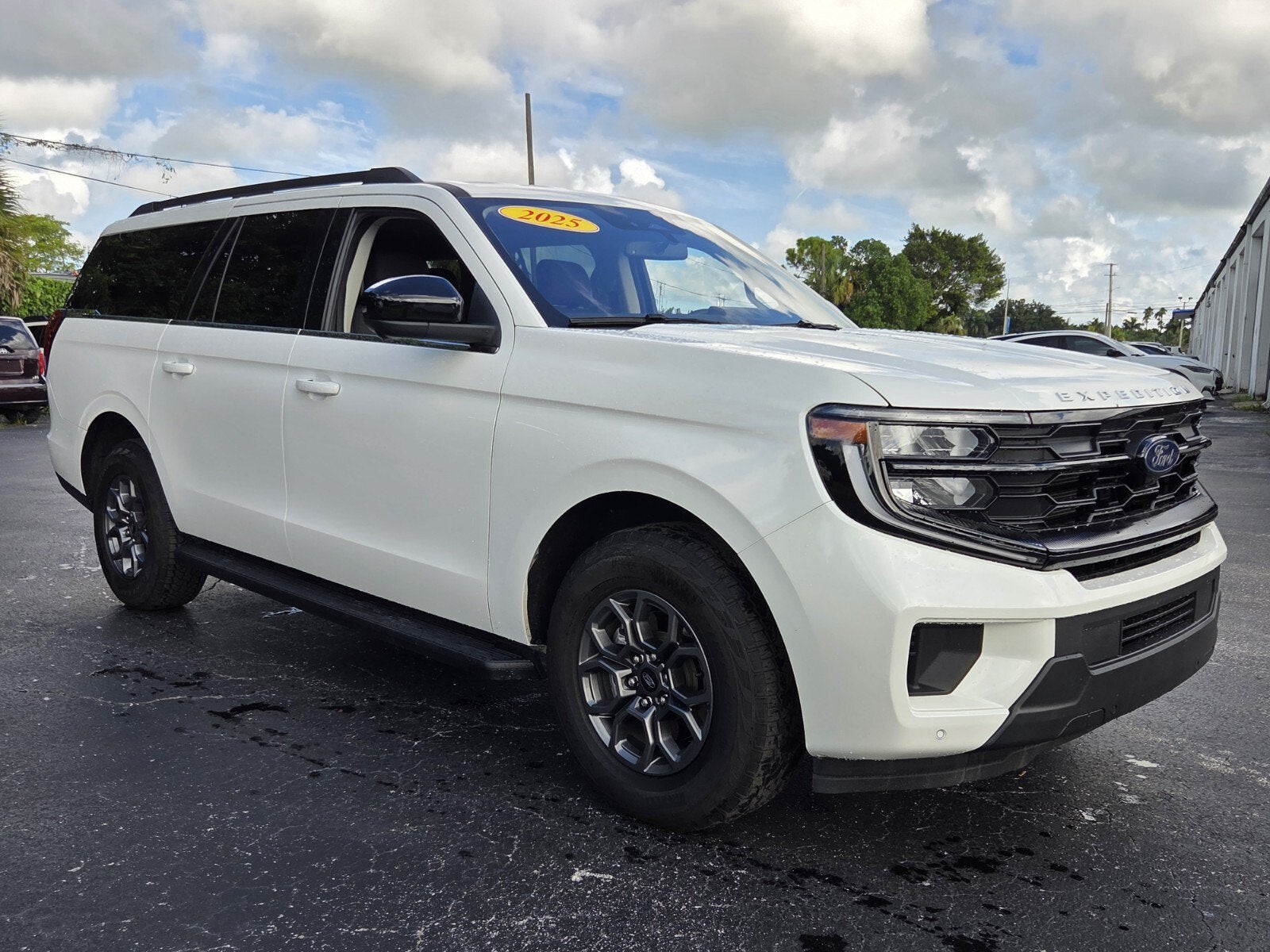 2025 Ford Expedition Max Active