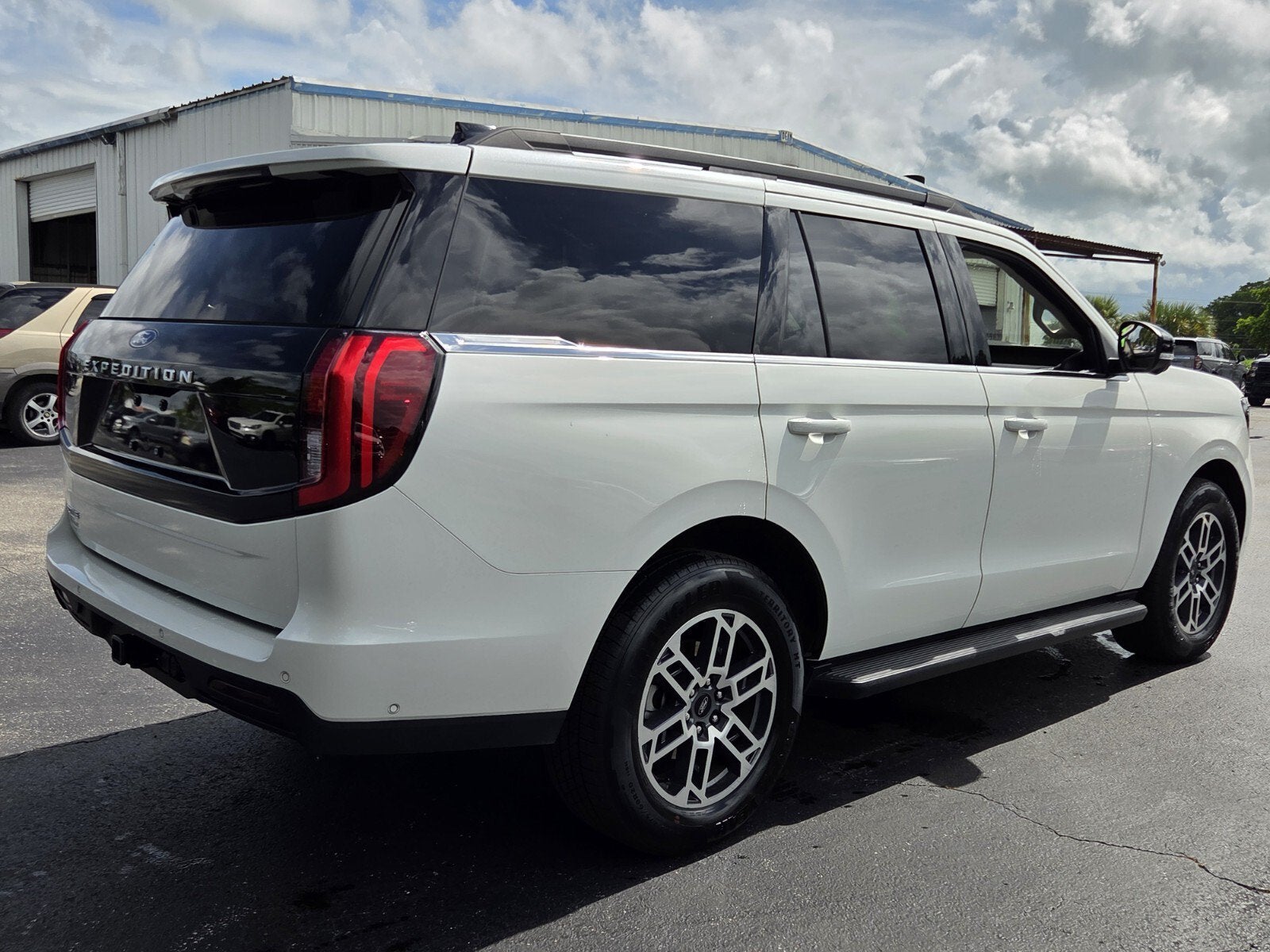 2025 Ford Expedition Active