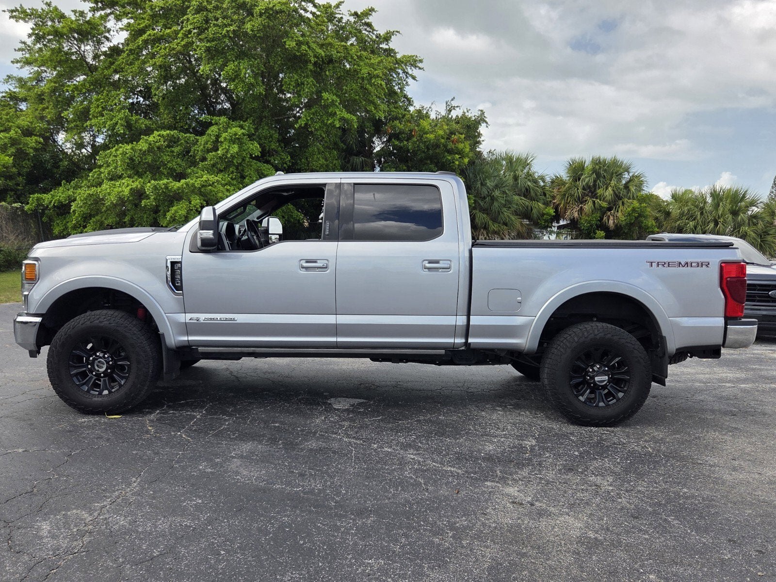 2022 Ford F-350 LARIAT