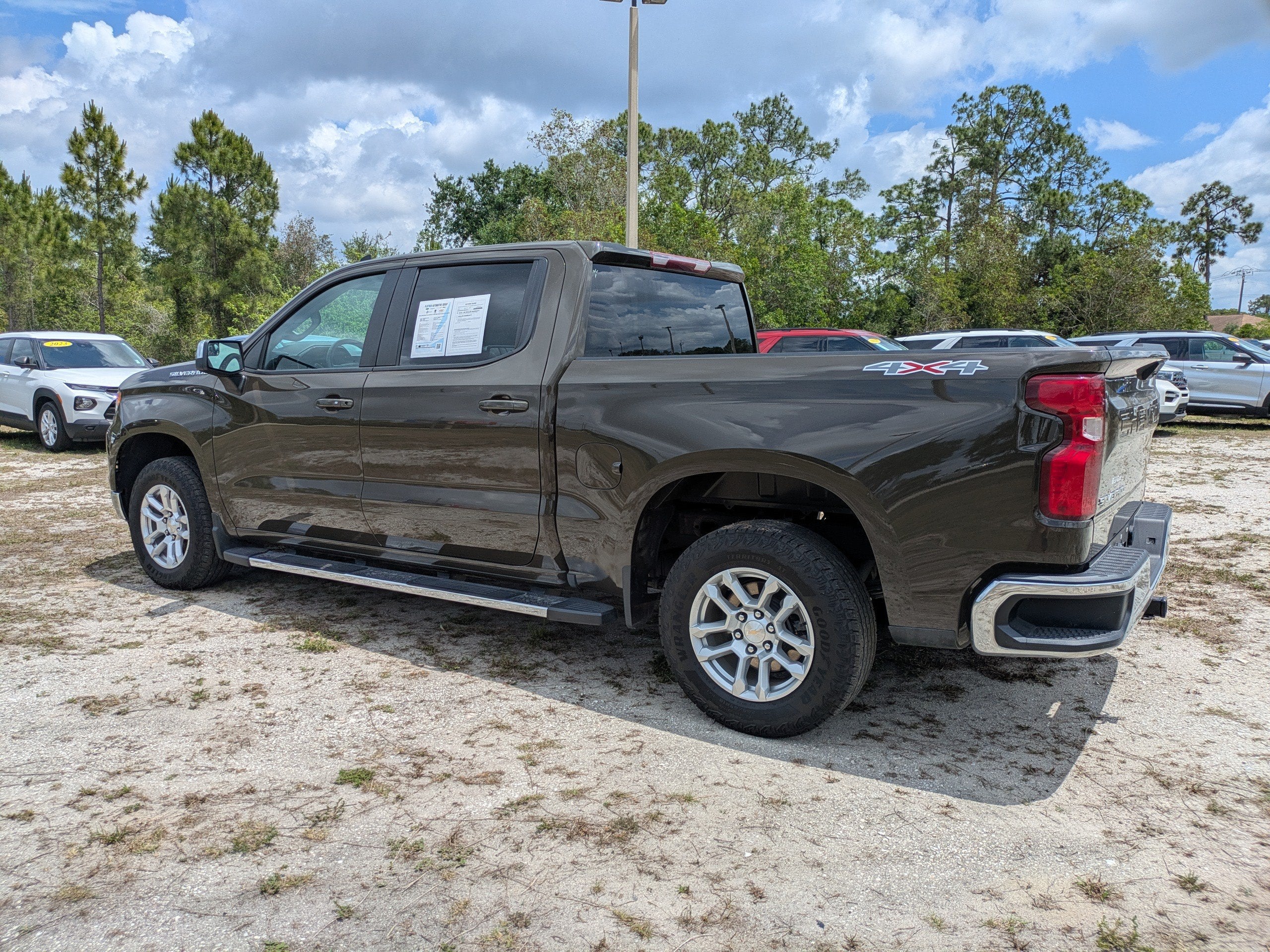 2023 Chevrolet Silverado 1500 LT (2FL)