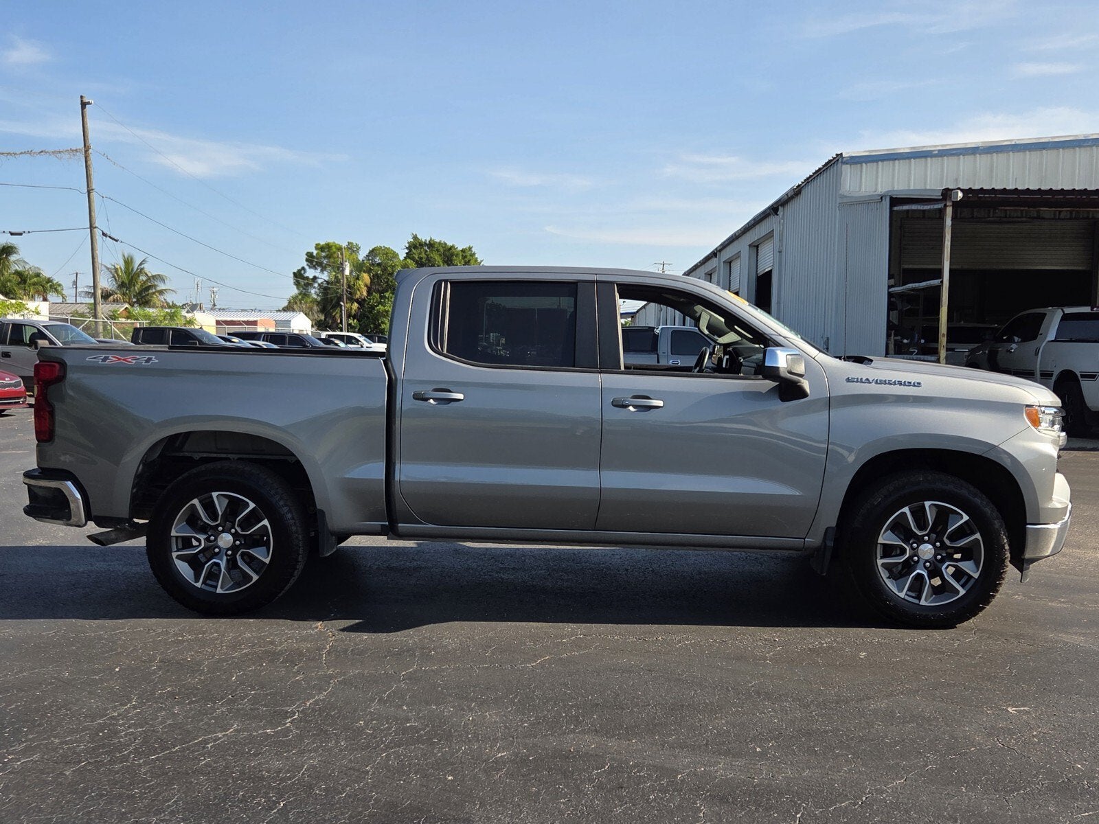 2024 Chevrolet Silverado 1500 LT (2FL)