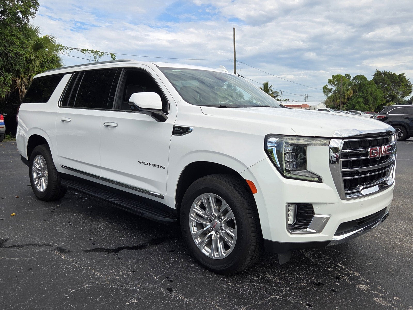 2023 GMC Yukon XL SLT