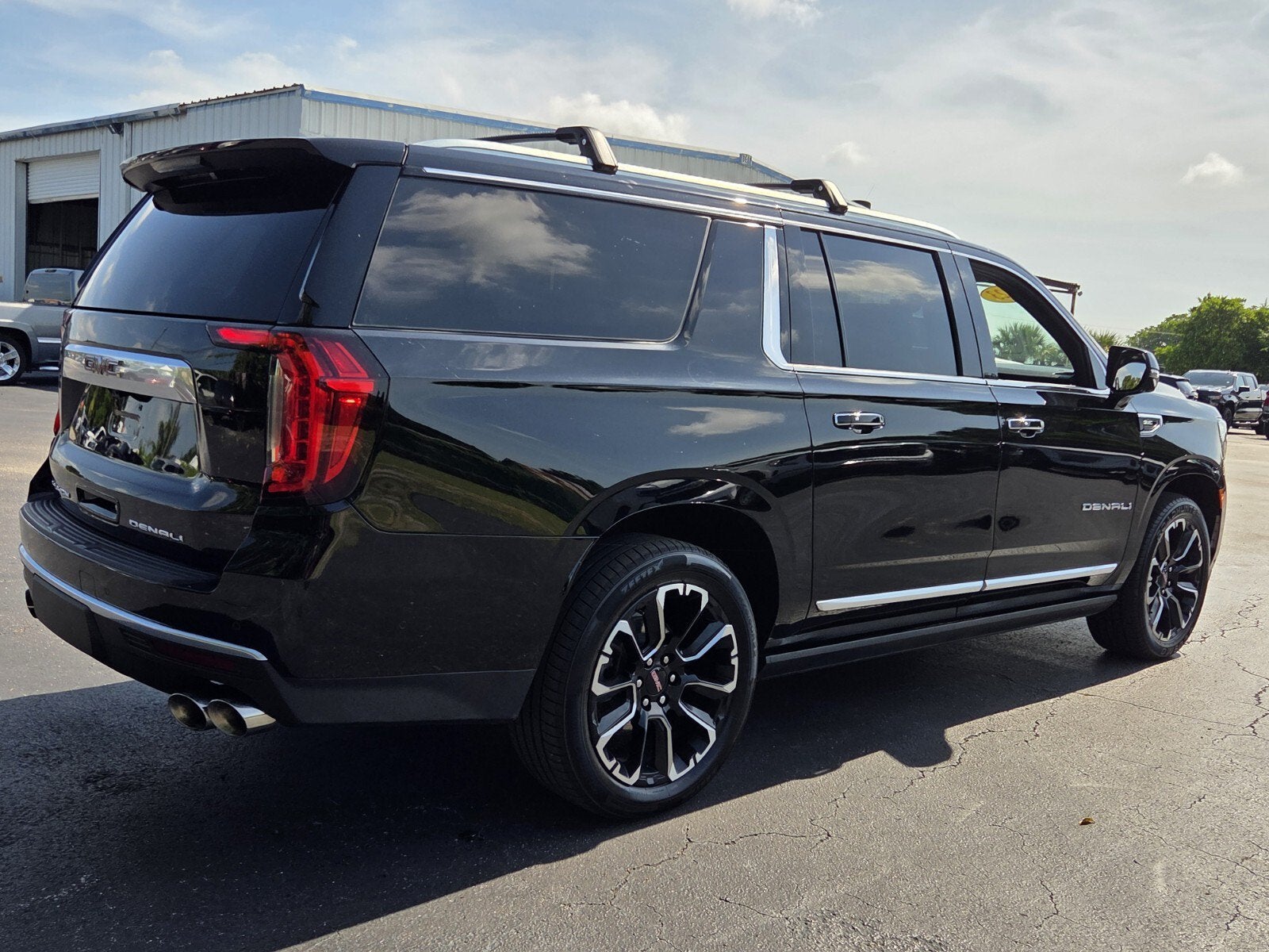 2023 GMC Yukon XL Denali