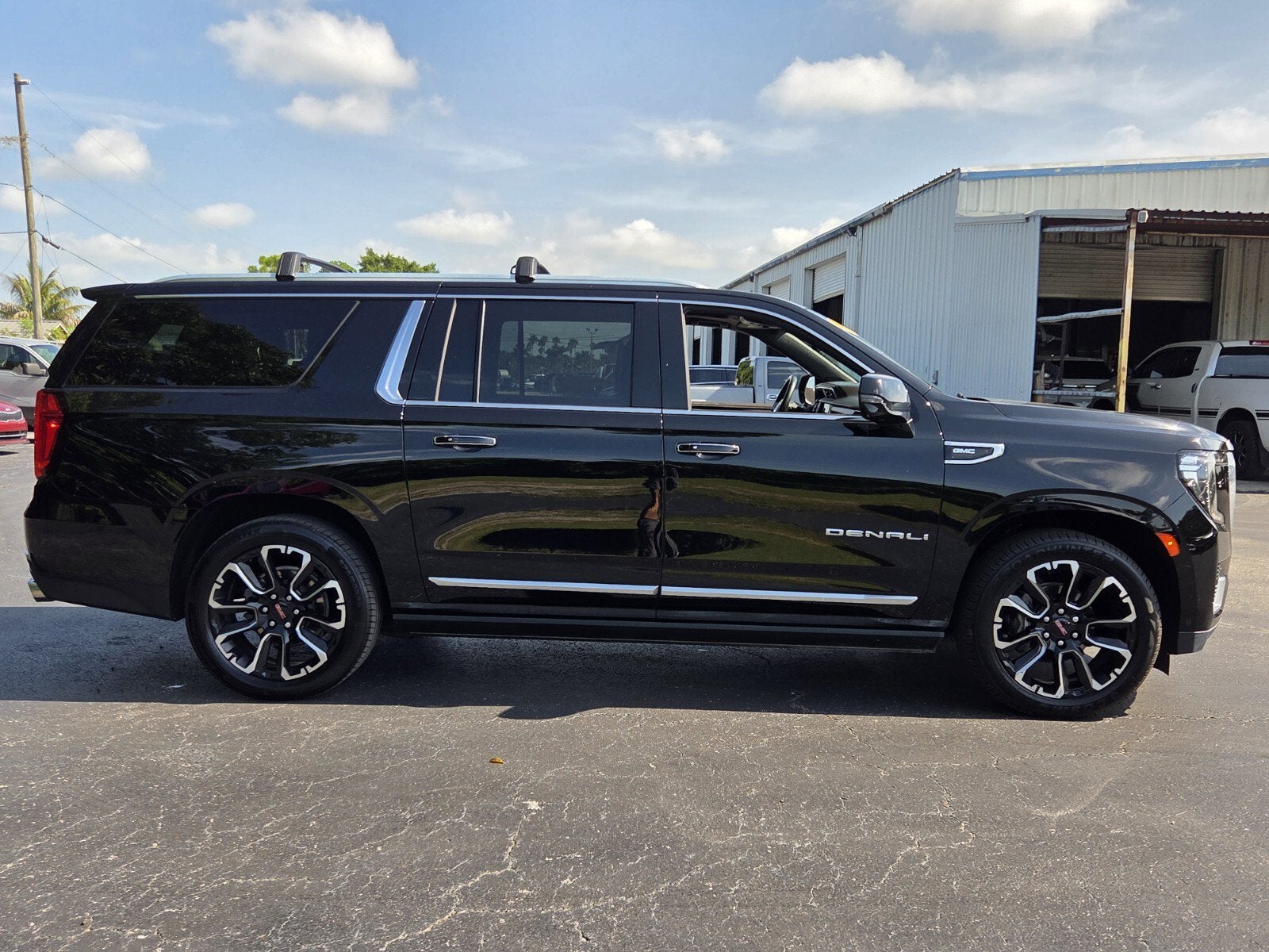 2023 GMC Yukon XL Denali