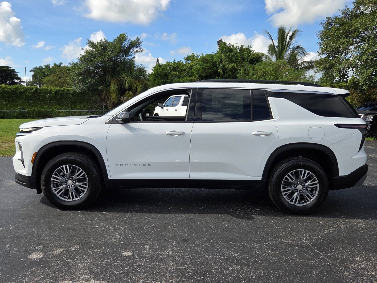 2027 Chevrolet Traverse LT