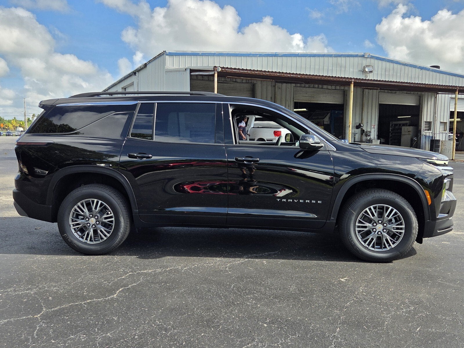 2027 Chevrolet Traverse LT