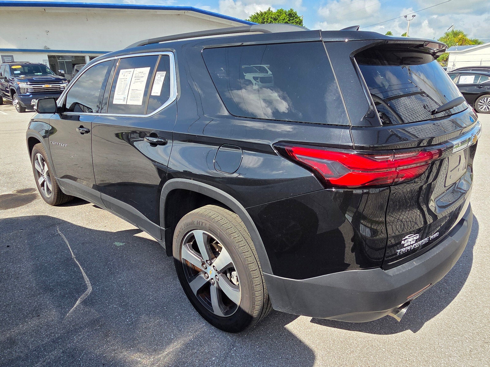 2023 Chevrolet Traverse LT Leather