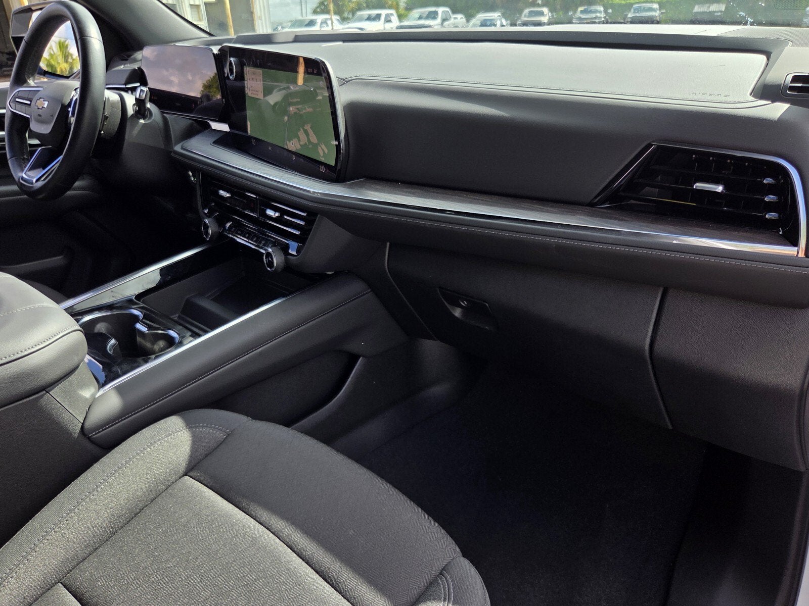 2025 Chevrolet Suburban LS