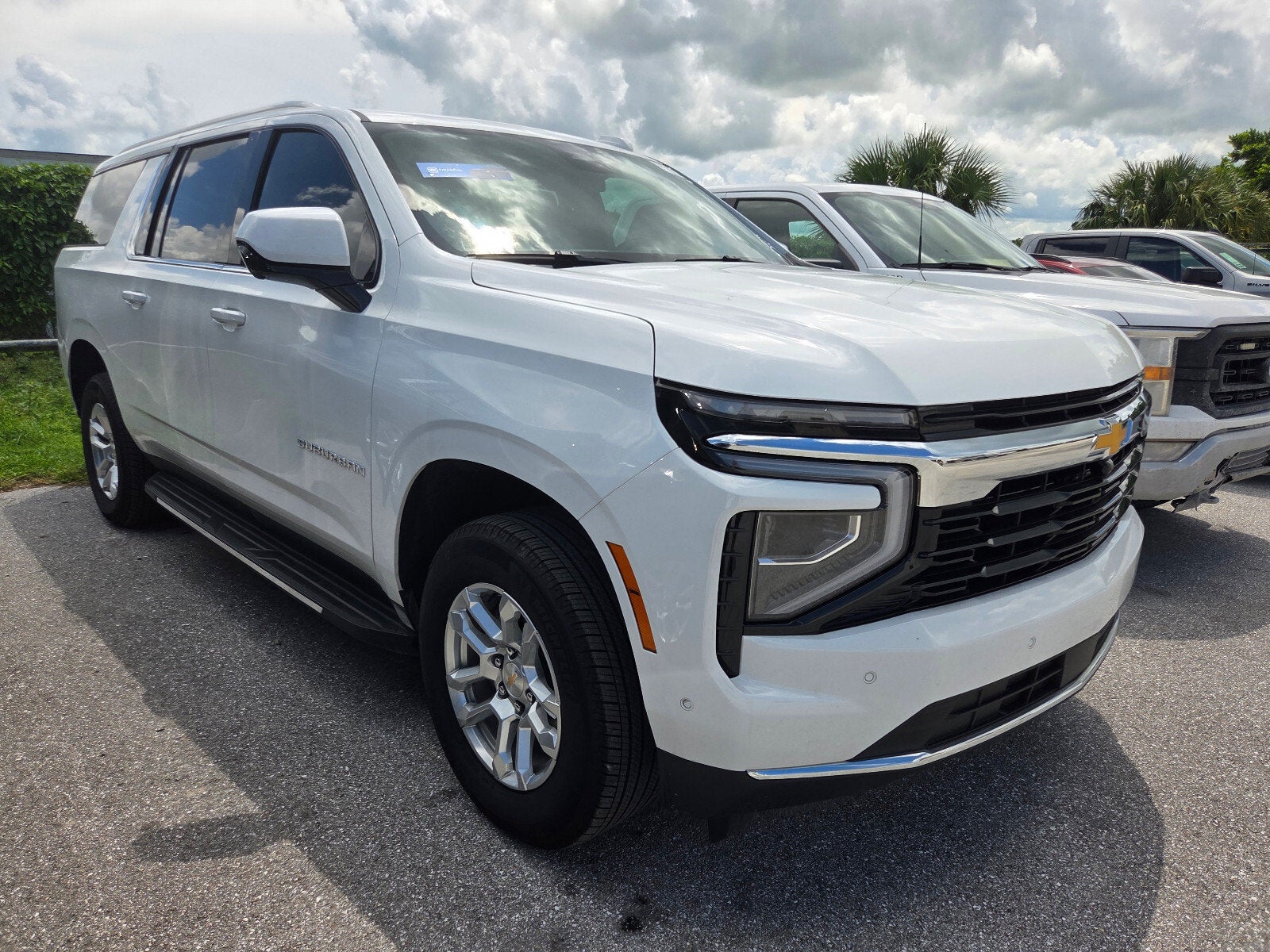 2025 Chevrolet Suburban LS