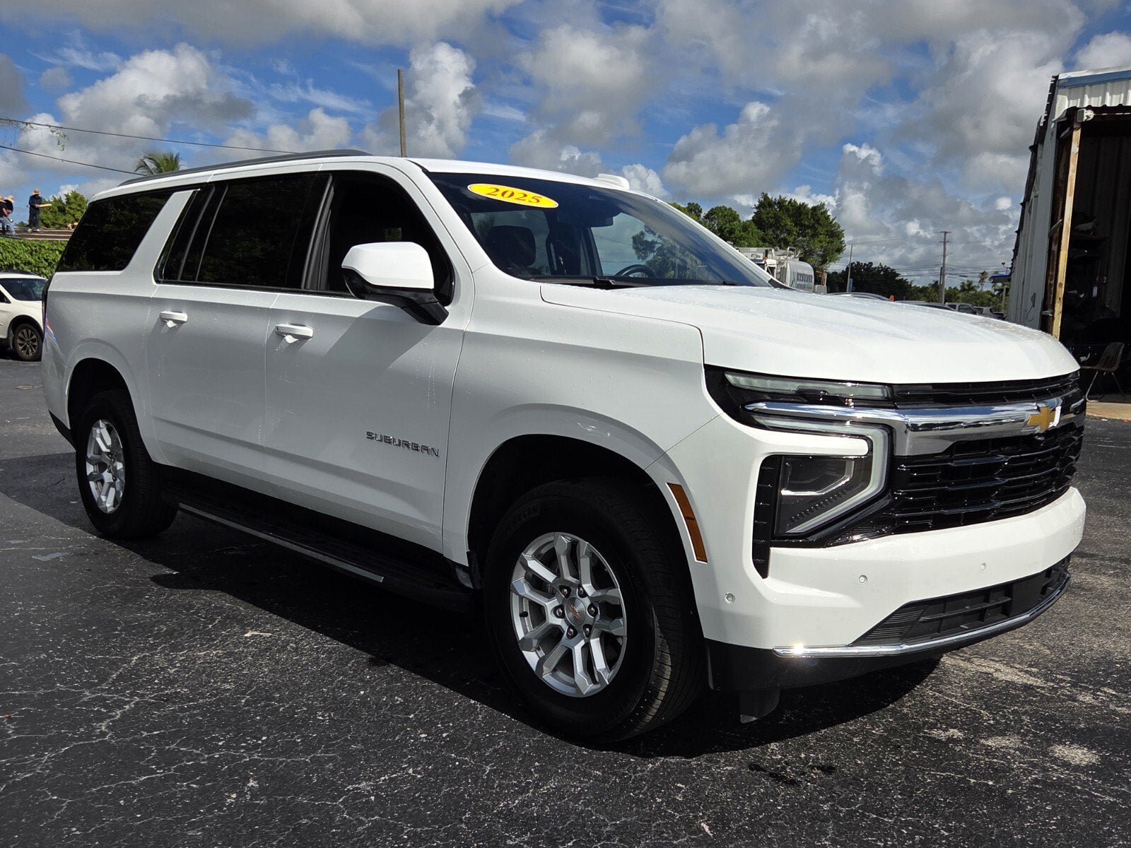 2025 Chevrolet Suburban LS