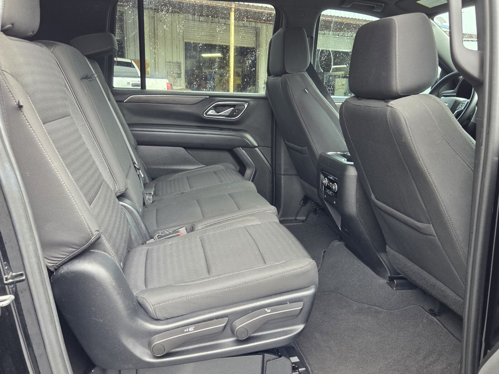 2023 Chevrolet Suburban LS
