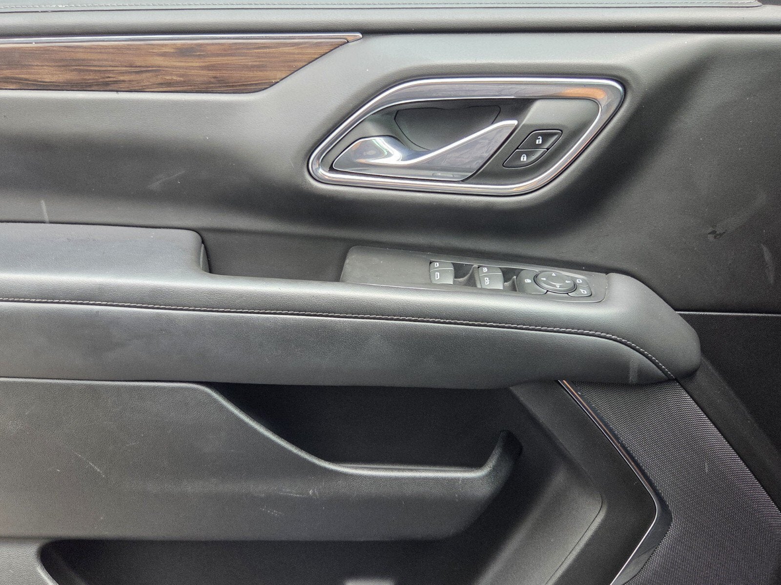 2023 Chevrolet Suburban LS
