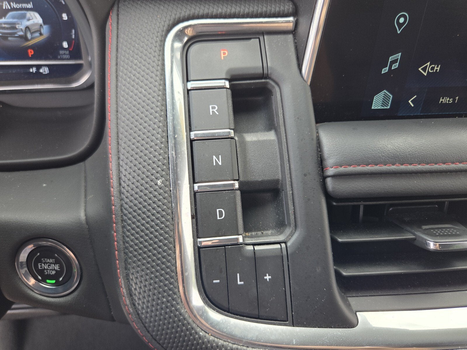 2023 Chevrolet Suburban RST