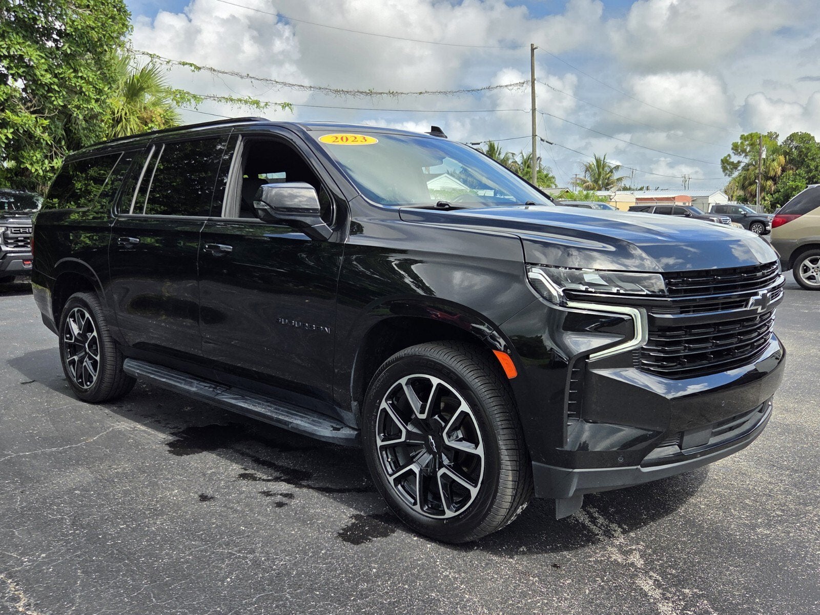 2023 Chevrolet Suburban RST