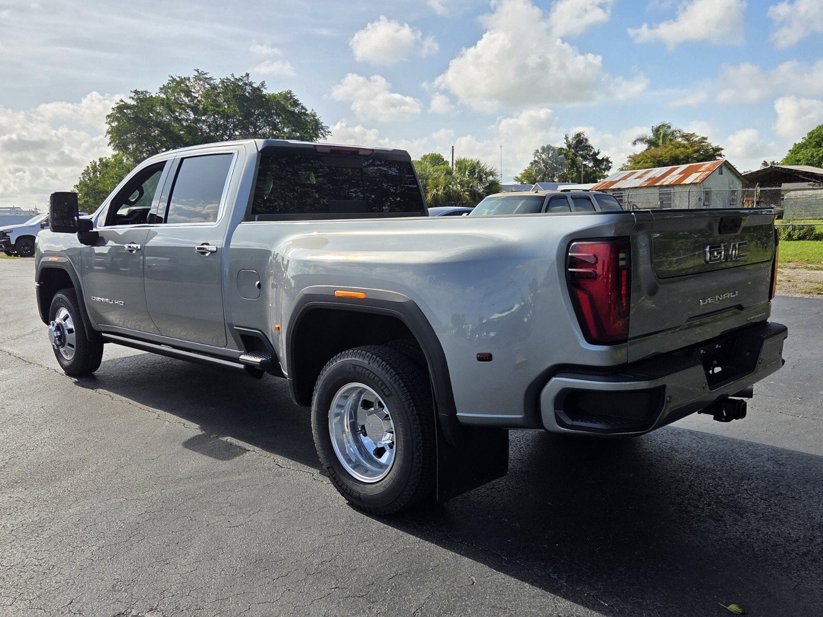 2026 GMC Sierra 3500 HD Denali Ultimate DRW