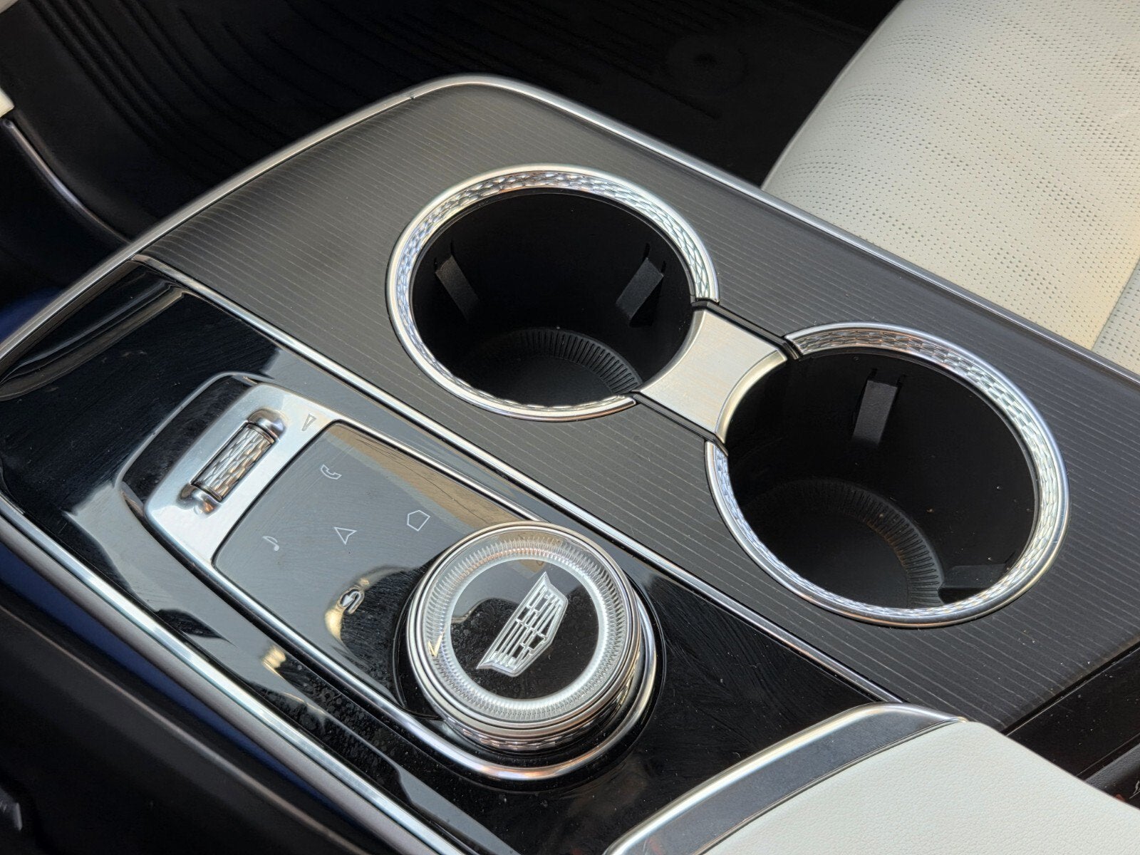 2024 Cadillac LYRIQ Sport 1