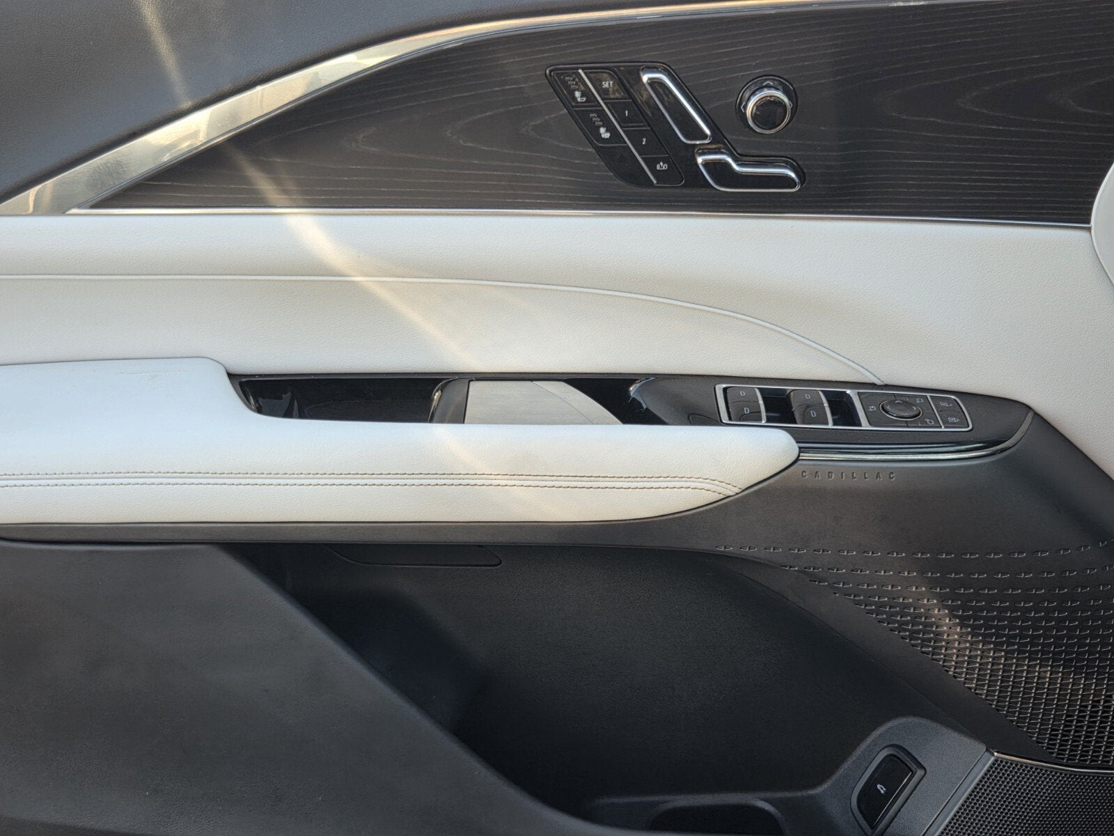 2024 Cadillac LYRIQ Sport 1