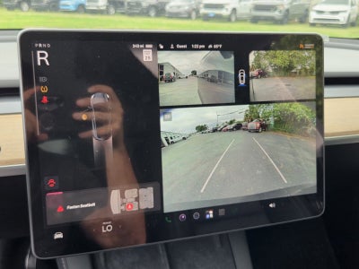 2024 Tesla Model Y Base