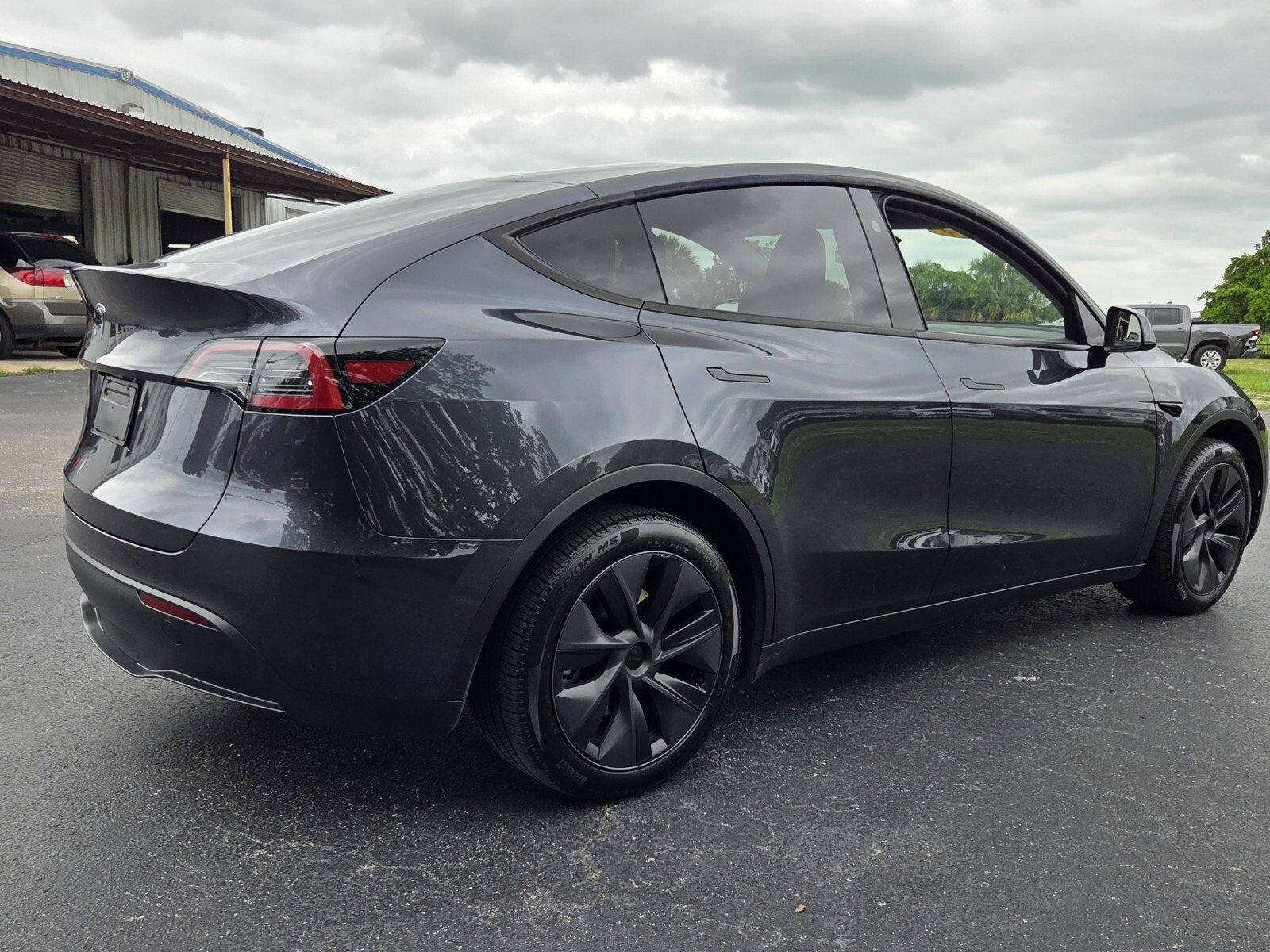 2024 Tesla Model Y Base