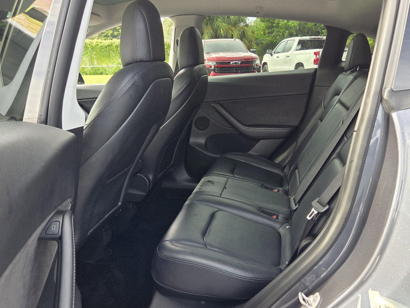 2022 Tesla Model Y Long Range Dual Motor All-Wheel Drive