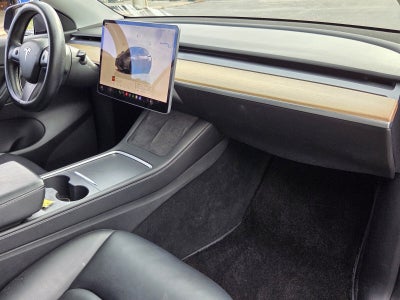 2022 Tesla Model Y Long Range Dual Motor All-Wheel Drive