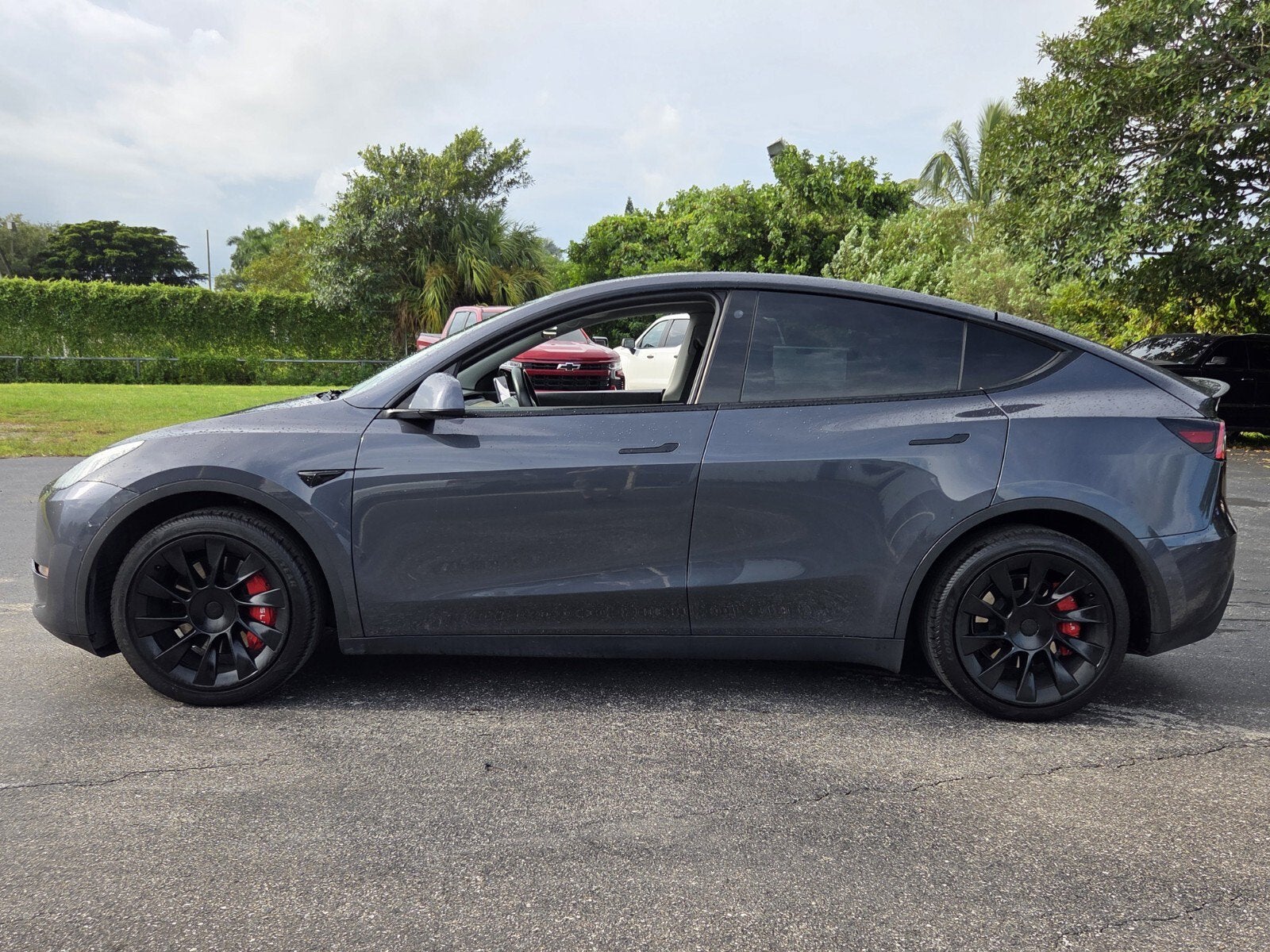 2022 Tesla Model Y Long Range Dual Motor All-Wheel Drive