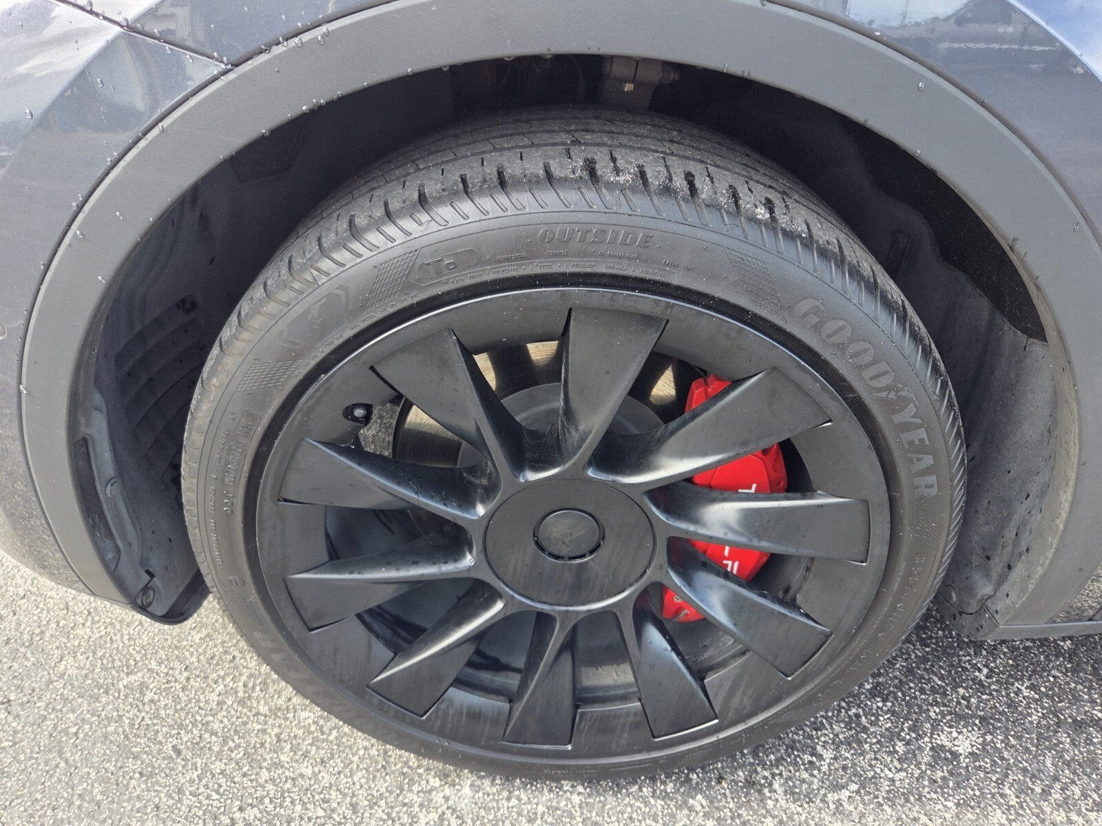 2022 Tesla Model Y Long Range Dual Motor All-Wheel Drive