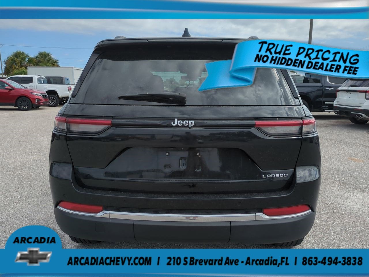 2023 Jeep Grand Cherokee Laredo 4x2