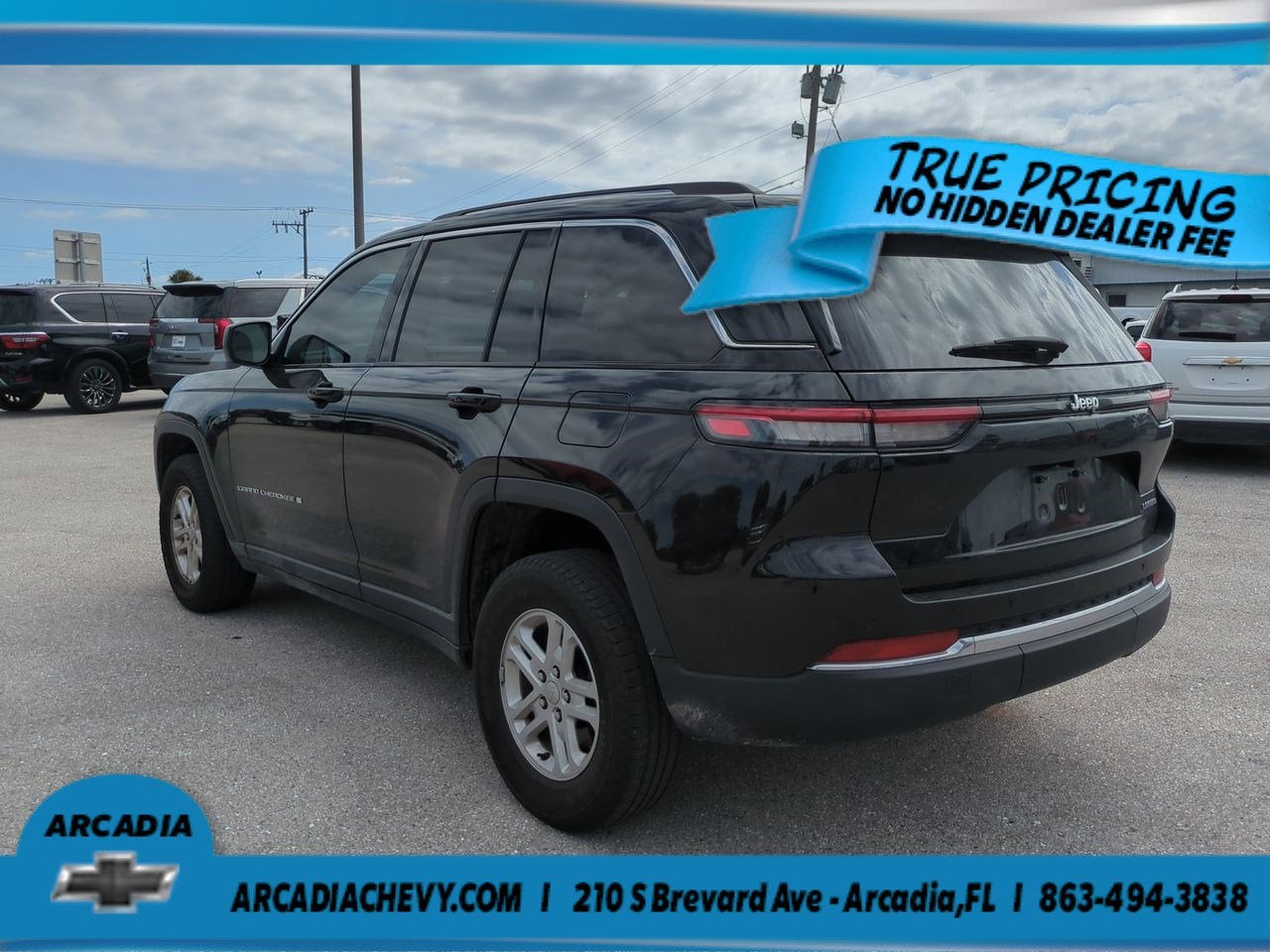 2023 Jeep Grand Cherokee Laredo 4x2